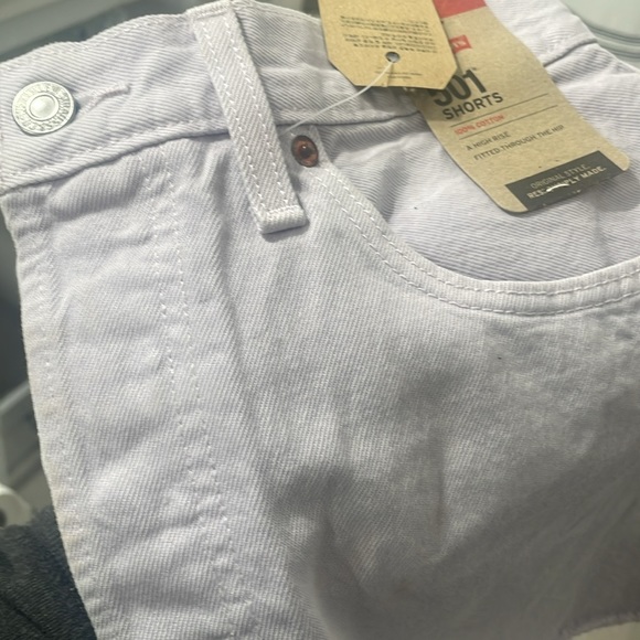 Women Levi Shorts - Picture 4 of 6